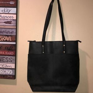Chic Black Leather Shoulder Bag